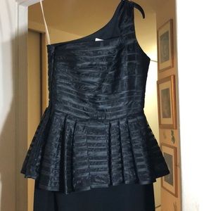 A Halston Heritage  Beautiful Black Dress